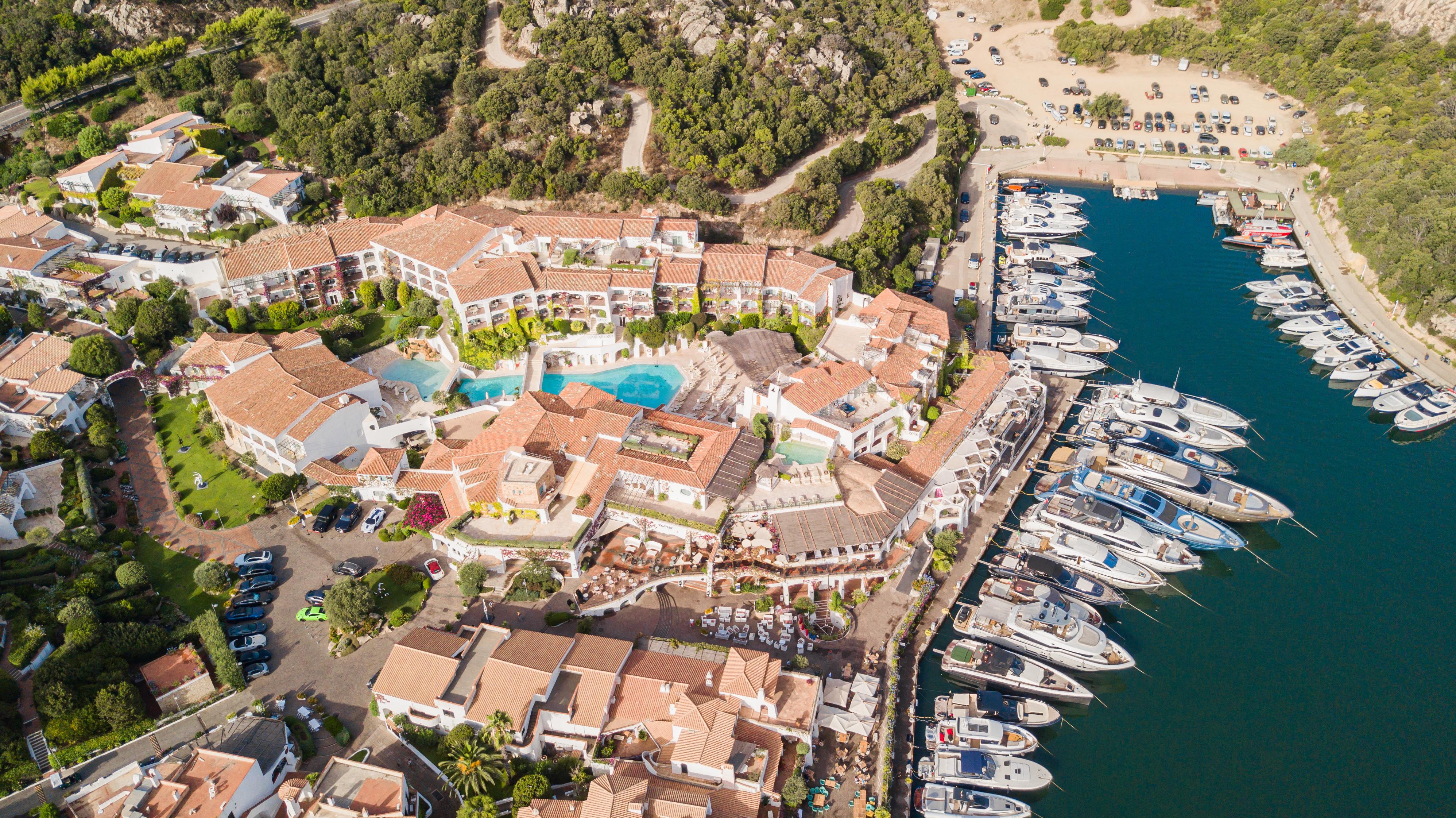 Grand Hotel Poltu Quatu Bagian luar foto